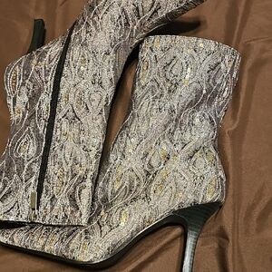 Elegant Patterned Women's Boots